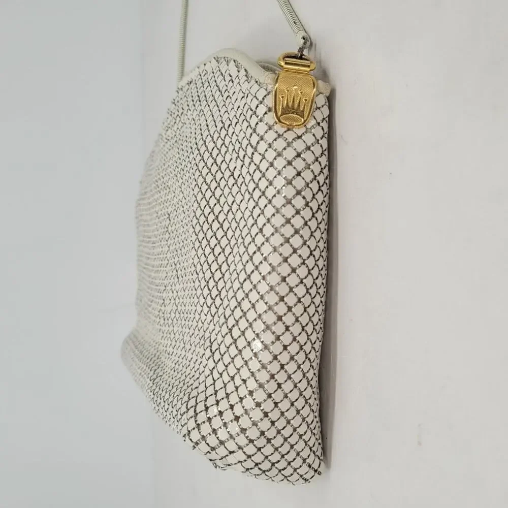La Regale Vintage 70s Off White Mesh Chainmail Omega Chain Crossbody Bag Handbag
